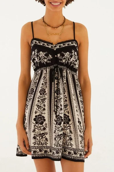 Vestido Curto Estampado Floral Delicado FARM
